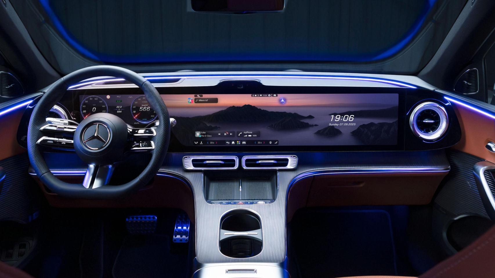 las pantallas táctiles de los coches cambian para siempre: "los convierte en centros multimedia con ruedas"