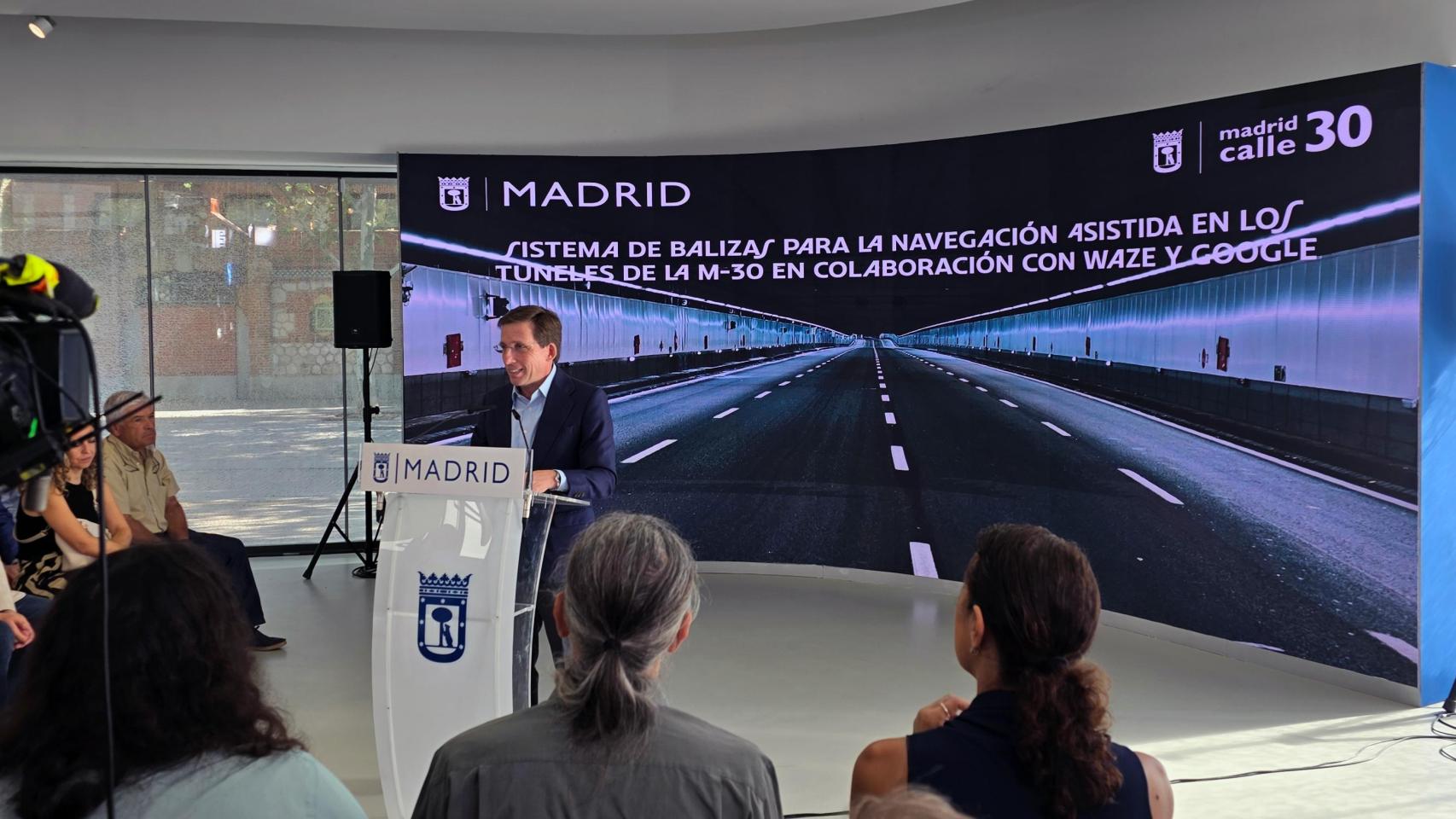 se acabó perderse en los túneles de la m 30: google instala 1.600 balizas waze en colaboración con el ayuntamiento de madrid