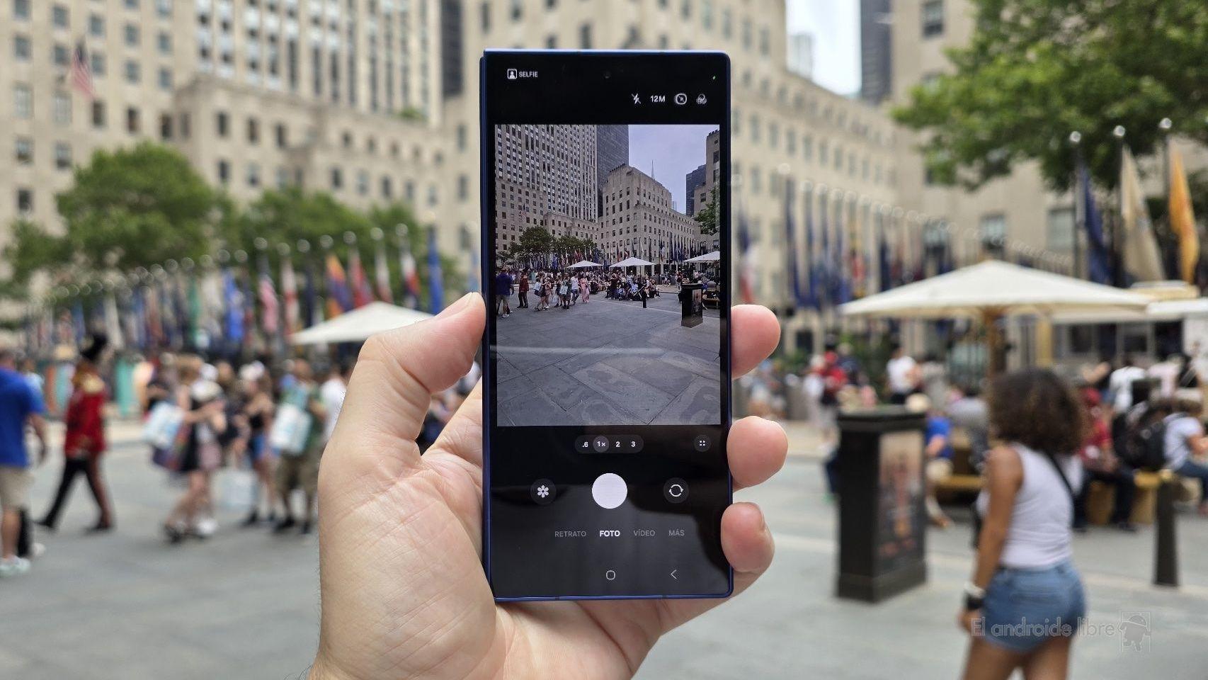 Los fabricantes de móviles tienen un problema: en realidad, muy poca gente usa la inteligencia artificial que meten los fabricantes de móviles tienen un problema: en realidad, muy poca gente usa la inteligencia artificial que meten