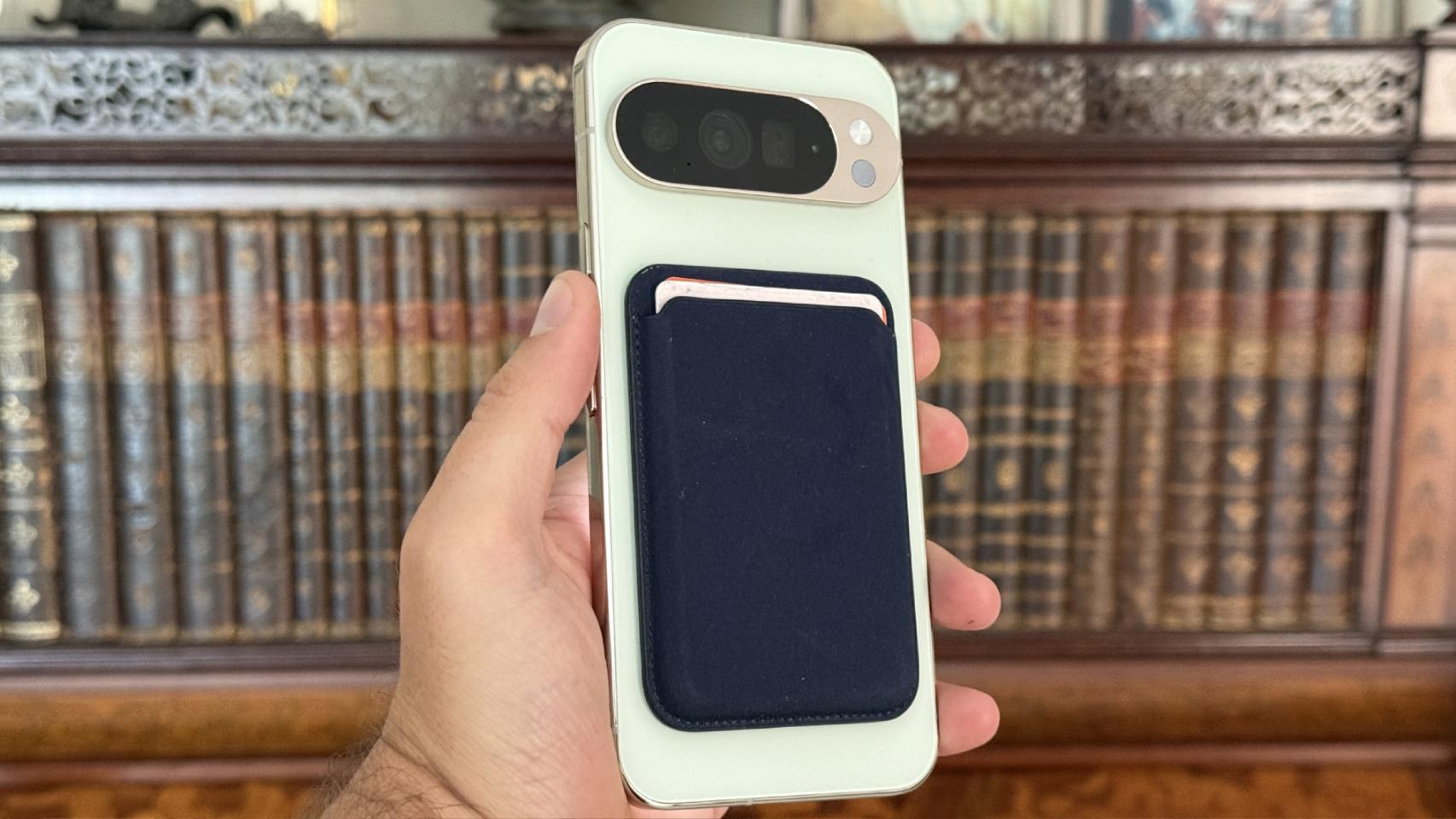 google logra lo épico con las ventas de los pixel frente al iphone 17 pro max: adelantar su lanzamiento a agosto fue clave