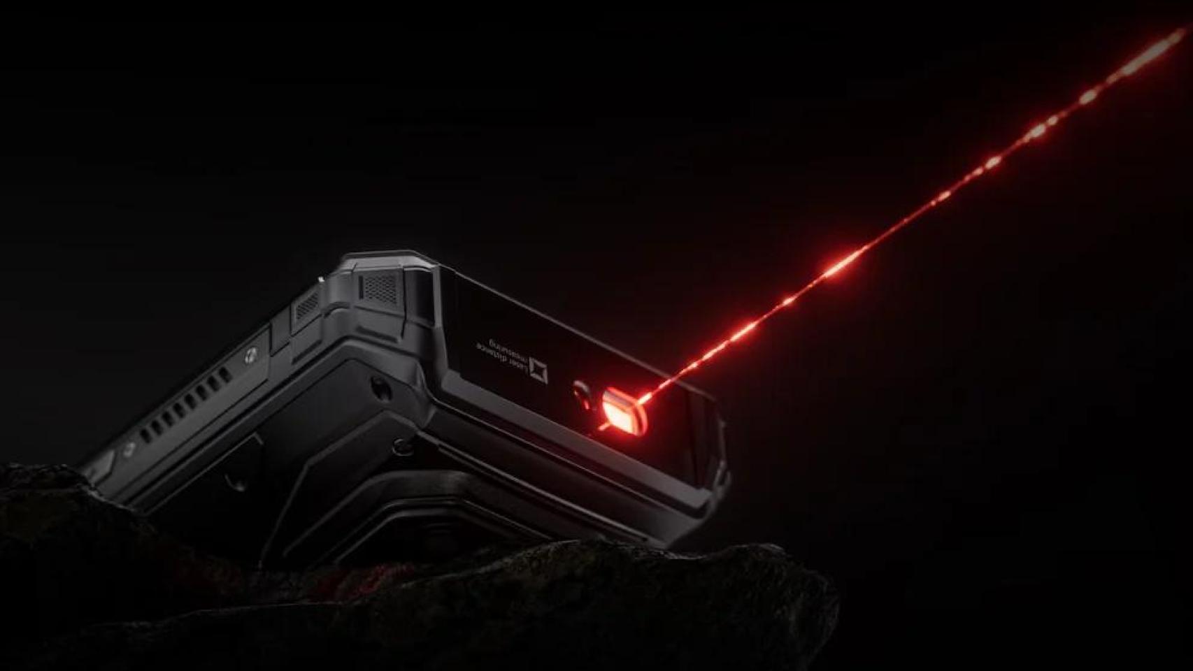 este móvil tiene una batería absurdamente grande pero destaca por su láser con un alcance de 40 metros
