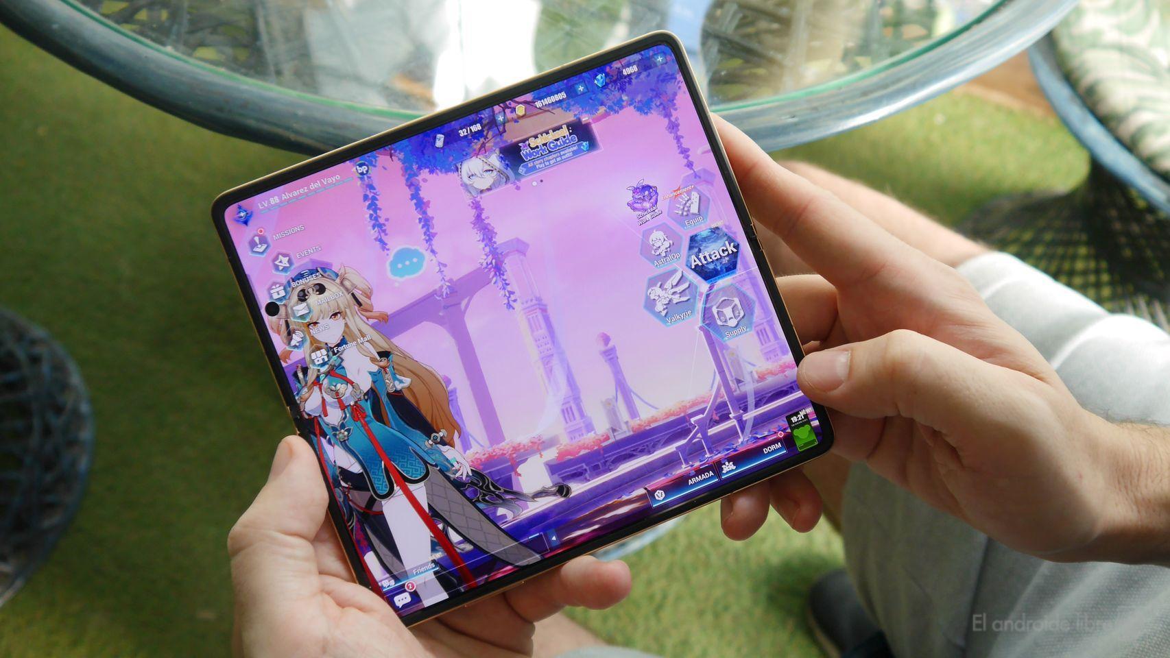 tras usar una tablet y un smartphone durante semanas, me ha quedado claro que la mejor opción es un plegable